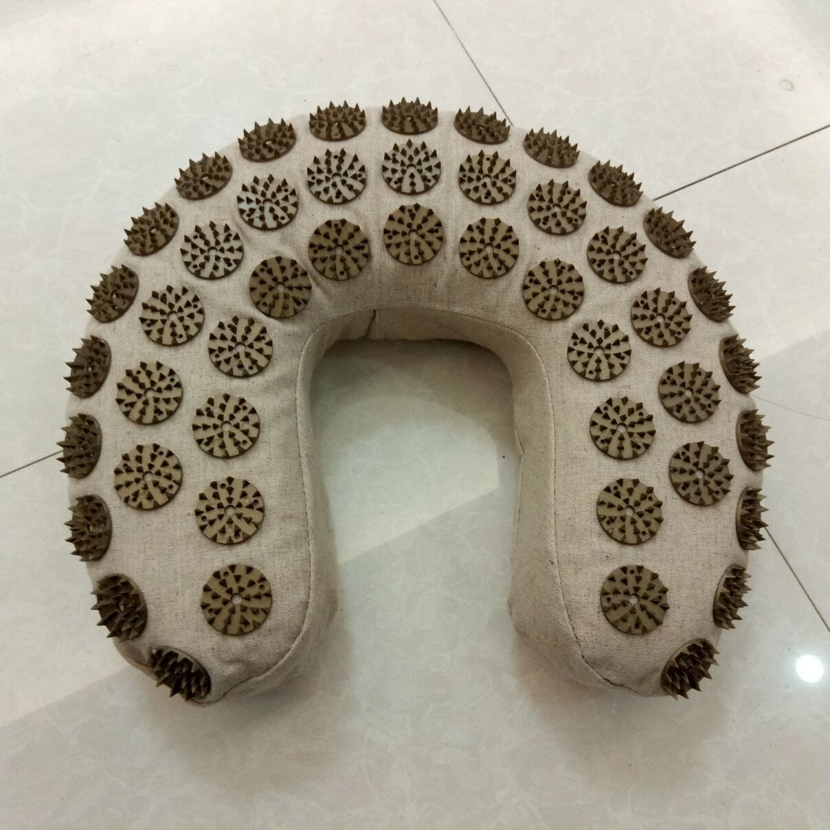 Oreiller d'acupuncture en forme de U en lin biologique - Rachel